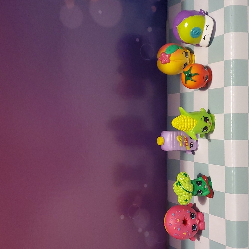 🎉2/$25🎉 7 Gold and silver seal shopkins